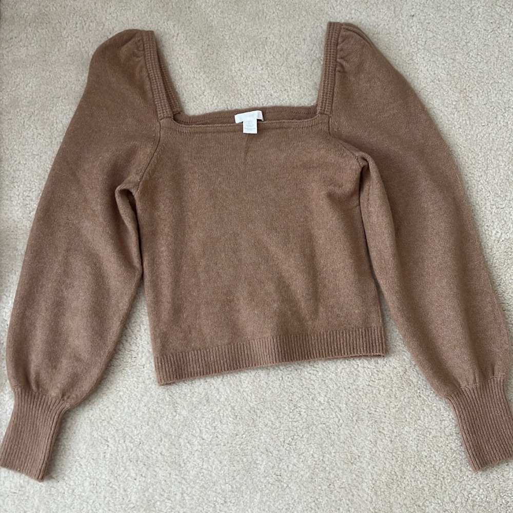H&M tan colored sweater